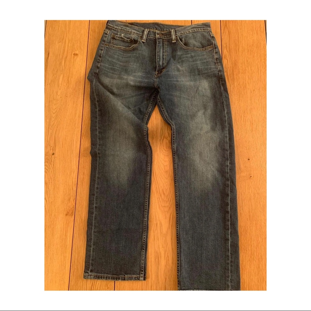 Men authentic Levi’s denim 505
